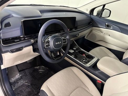 New 2026 Kia Carnival EX FWD image 17