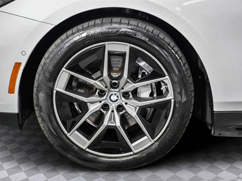 Used 2025 BMW i5 eDrive40i image 35