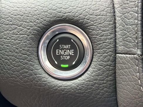 Used 2021 GMC Yukon XL Denali w/ Denali Premium Package image 36