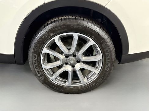 Used 2018 Maserati Levante AWD/4WD image 37