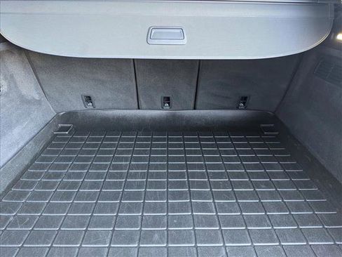 Used 2021 Audi Q8 Prestige w/ Prestige Package image 22