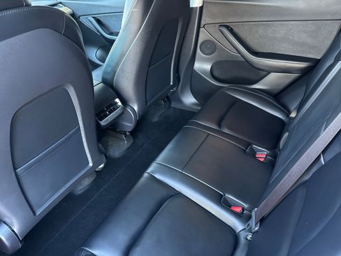 Used 2020 Tesla Model Y Long Range image 11