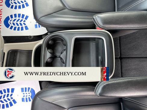Used 2023 Chrysler Pacifica Touring-L FWD image 24