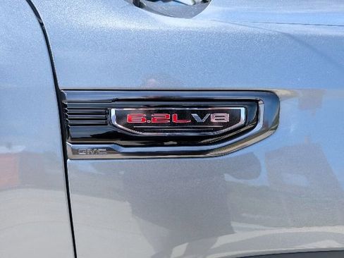 Used 2024 GMC Sierra 1500 AT4 w/ Technology Package AWD/4WD image 9