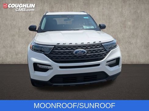 Used 2024 Ford Explorer XLT w/ Equipment Group 202A AWD/4WD image 3
