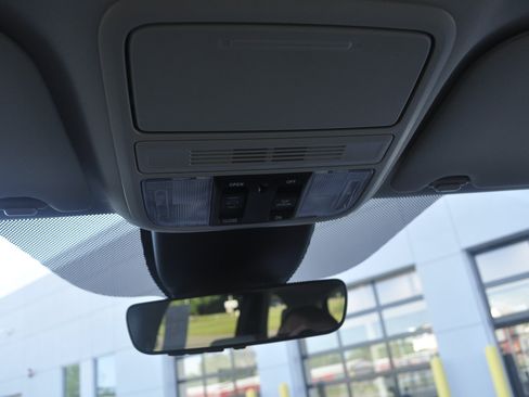 Used 2025 Honda Odyssey Touring image 31