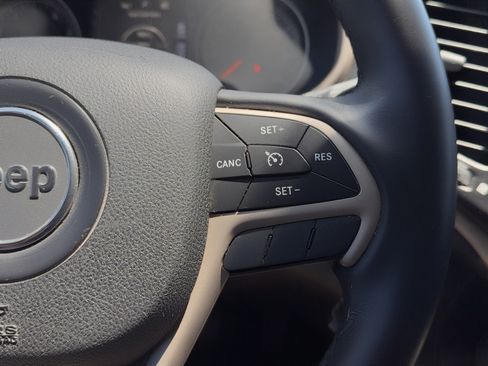 Used 2015 Jeep Cherokee Latitude FWD image 22