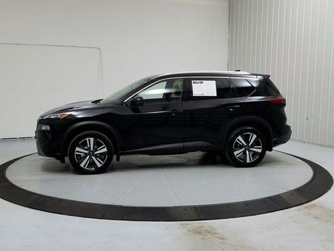 Used 2025 Nissan Rogue SL w/ SL Premium Package image 4