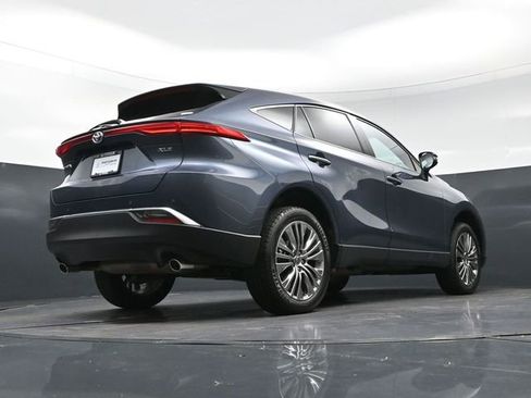 Used 2024 Toyota Venza XLE image 37