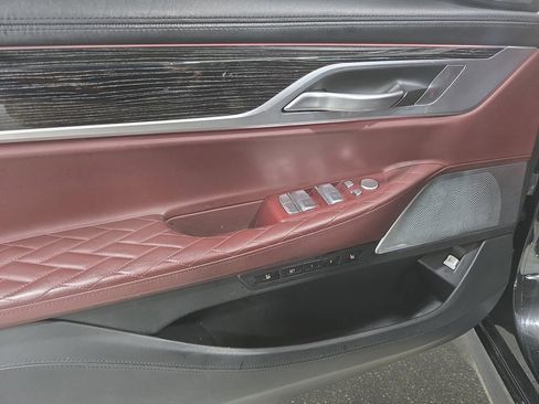 Certified 2022 BMW 740i w/ M Sport Package RWD image 22
