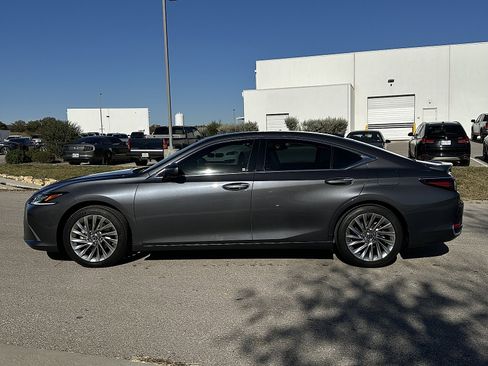 Used 2023 Lexus ES 300h Ultra Luxury image 5