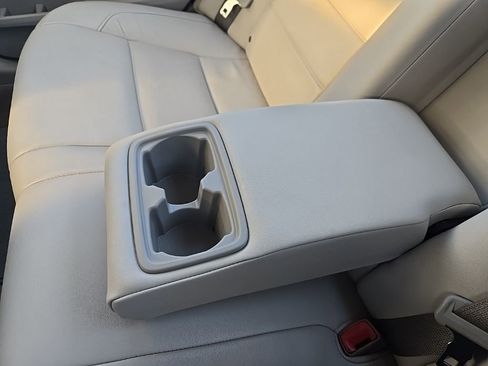 Used 2015 Toyota Camry XLE image 47