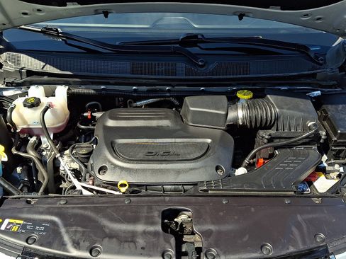 Used 2024 Chrysler Pacifica Touring-L FWD image 31