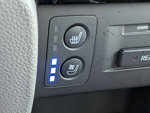 Used 2018 Honda Pilot Elite image 32