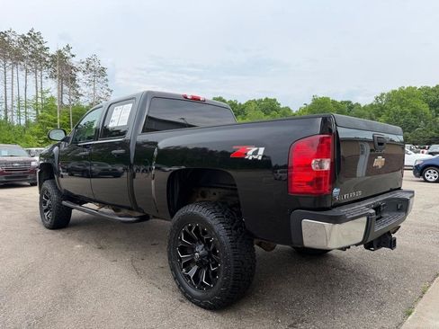 Used 2011 Chevrolet Silverado 2500 LT w/ Interior Plus Package AWD/4WD image 6