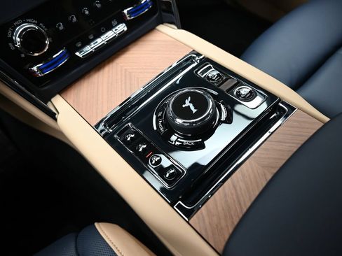 New 2026 Rolls-Royce Cullinan AWD/4WD image 30