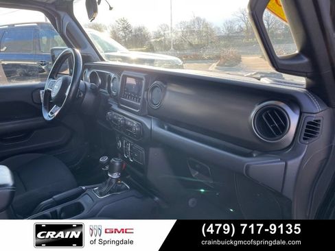 Used 2021 Jeep Wrangler Unlimited Sahara AWD/4WD image 28