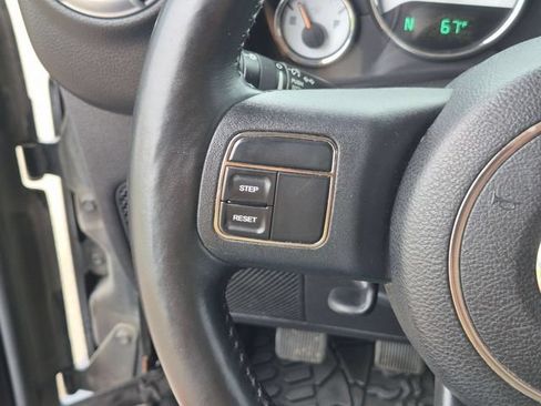 Used 2014 Jeep Wrangler Unlimited Sahara AWD/4WD image 19