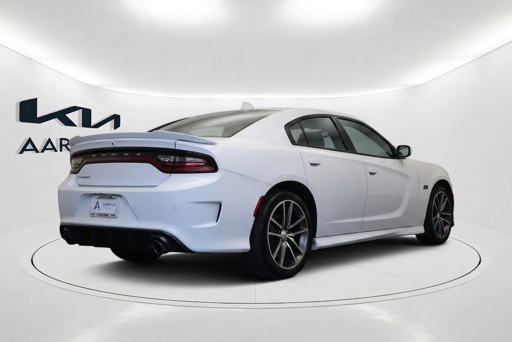 Used 2022 Dodge Charger R/T w/ Plus Group RWD image 4