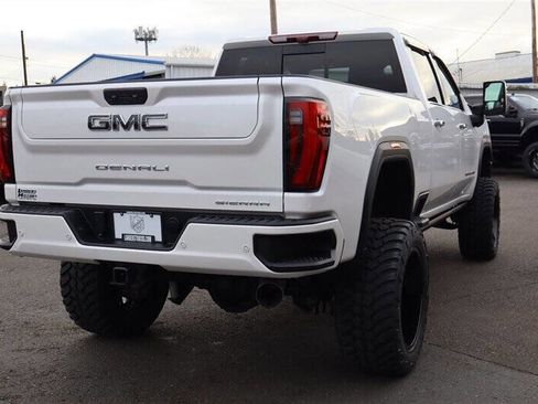 Used 2024 GMC Sierra 3500 Denali Ultimate AWD/4WD image 5