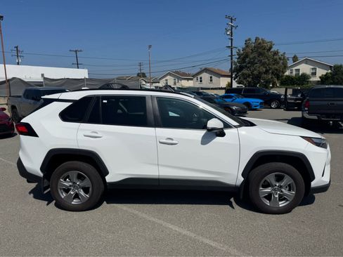 Used 2024 Toyota RAV4 XLE w/ Convenience Package image 3