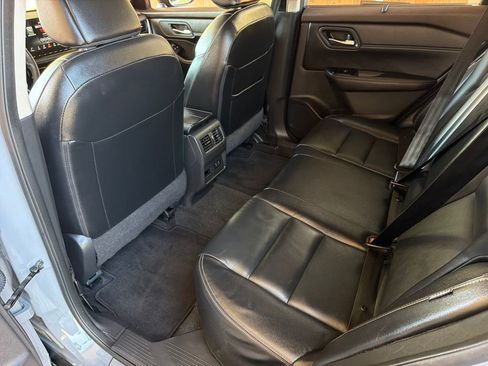 Used 2023 Nissan Rogue SL w/ SL Premium Package image 30