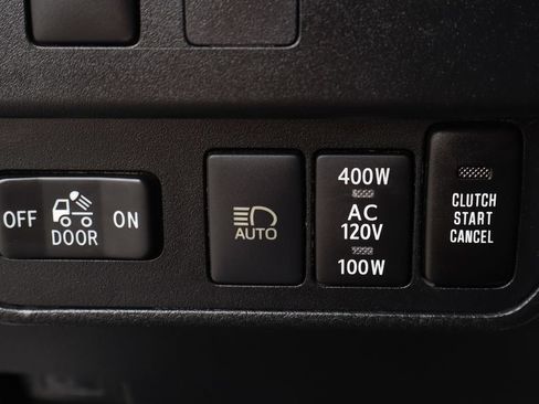 Used 2020 Toyota Tacoma TRD Sport AWD/4WD image 25