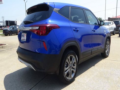 Used 2023 Kia Seltos LX AWD/4WD image 6