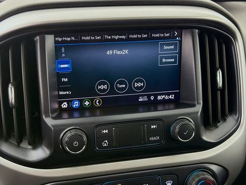 Used 2022 Chevrolet Colorado LT w/ LT Convenience Package image 16