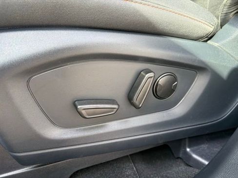 Used 2025 Ford Explorer Active AWD/4WD image 26