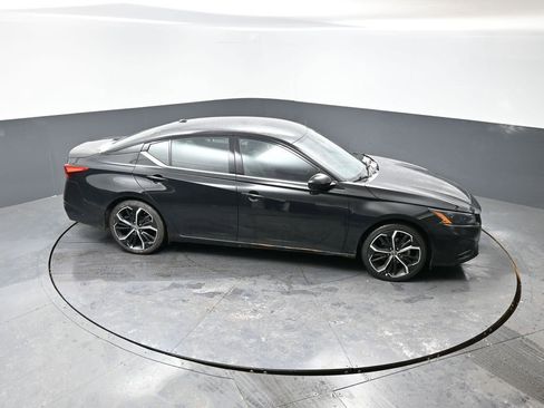 Used 2024 Nissan Altima 2.5 SR image 14