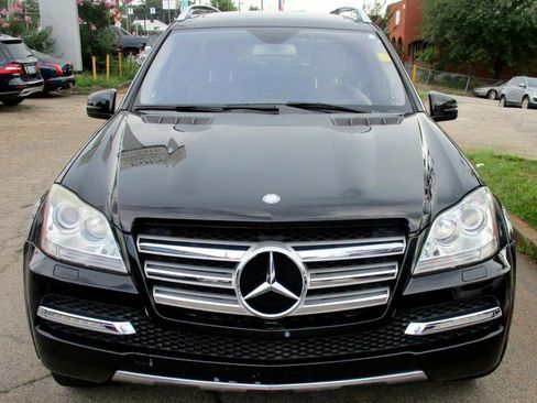 Used 2012 Mercedes-Benz GL 550 4MATIC image 2