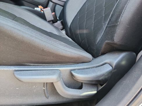 Used 2019 Nissan Kicks S image 13