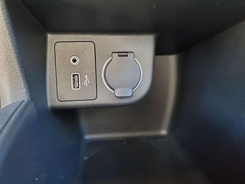 Certified 2025 Nissan Kicks Play S image 23