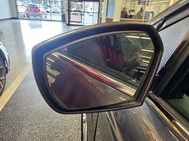 Used 2018 Ford Escape SE w/ Ford Safe & Smart Package FWD image 34