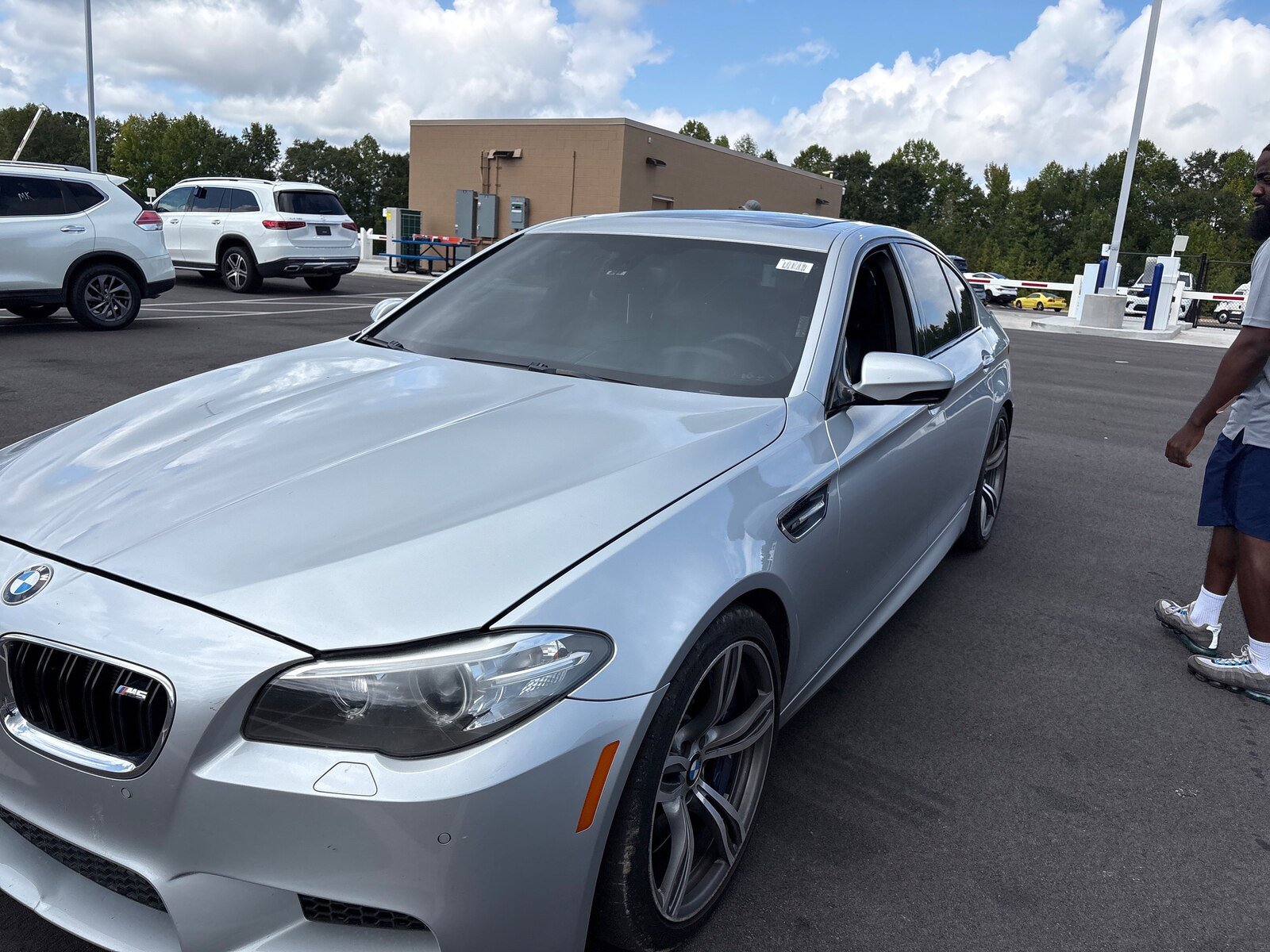 Used 2016 BMW M5 RWD image 5