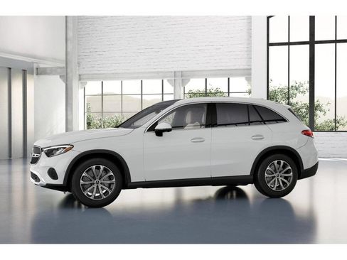 Used 2026 Mercedes-Benz GLC 300 4MATIC image 36