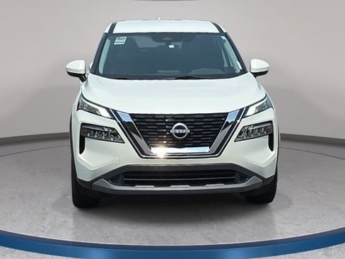 Used 2023 Nissan Rogue SV FWD image 2