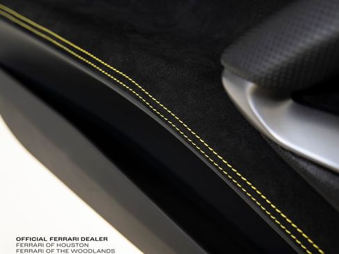 Used 2019 Ferrari 812 Superfast RWD image 15