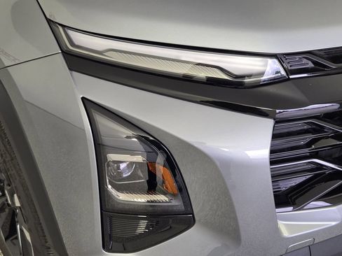 New 2026 Chevrolet Equinox RS FWD image 9