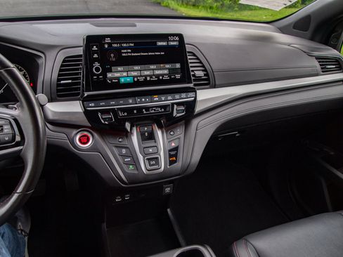 Used 2025 Honda Odyssey Sport-L image 16