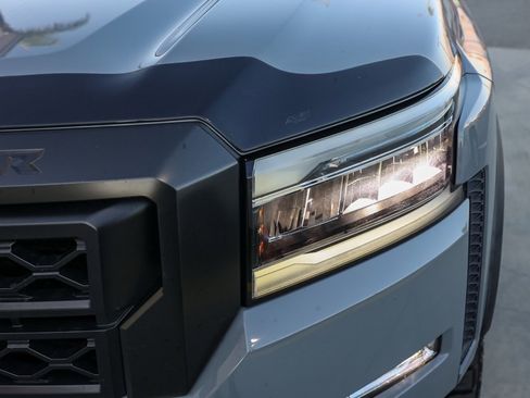 Used 2023 Nissan Frontier PRO-4X w/ Pro Convenience Package image 10