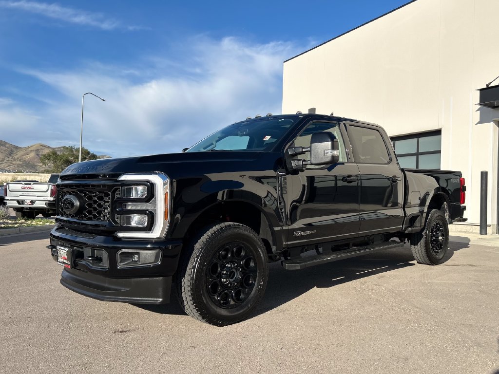 Used 2026 Ford F350 Lariat w/ Black Appearance Package AWD/4WD image 2