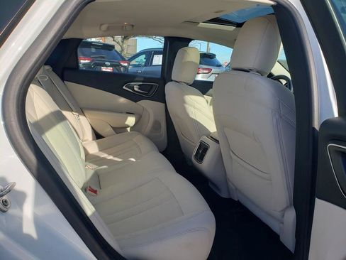 Used 2015 Chrysler 200 Limited w/ Convenience Group image 19