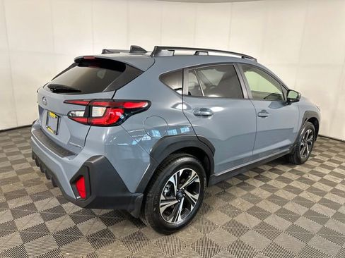 Used 2025 Subaru Crosstrek 2.0i Premium image 3