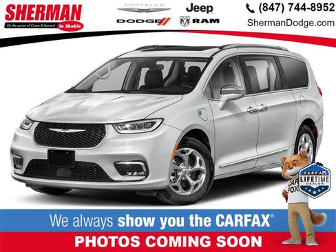 Used 2023 Chrysler Pacifica Touring-L FWD image 1