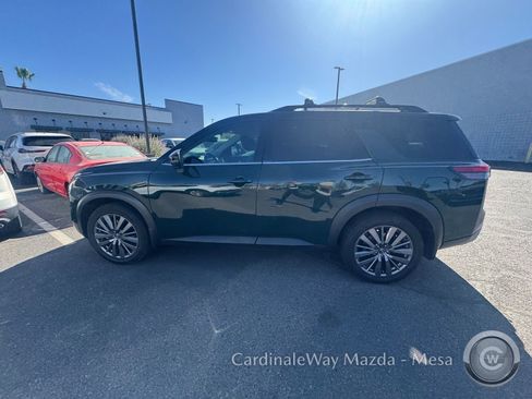 Used 2022 Nissan Pathfinder SL w/ SL Premium Package FWD image 5