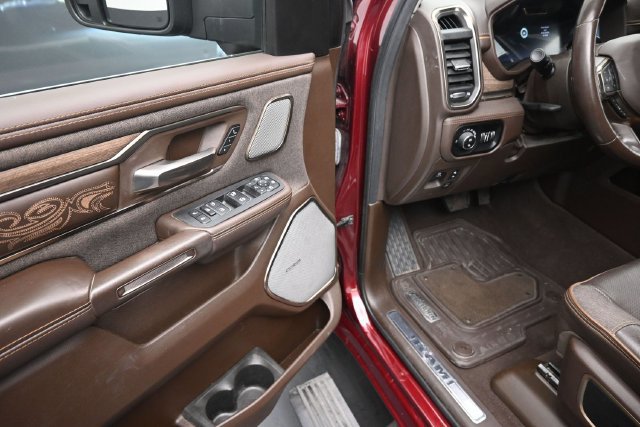 Used 2025 RAM 1500 Limited AWD/4WD image 19