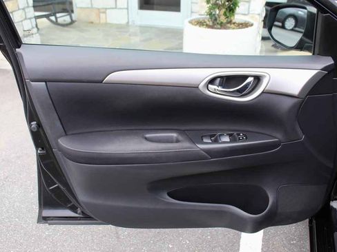 Used 2014 Nissan Sentra SV FWD image 11