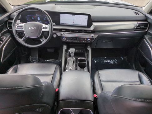 Certified 2025 Kia Telluride S FWD image 15